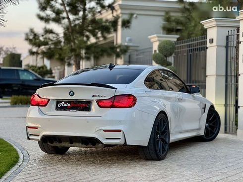 BMW M4 2018 - фото 16
