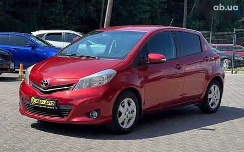 Toyota Yaris 2012 - фото 3