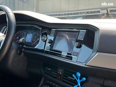 Volkswagen Jetta 2018 серый - фото 18