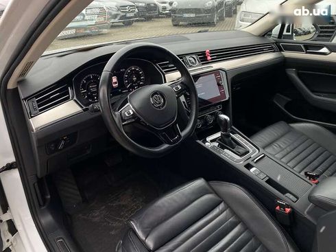 Volkswagen Passat 2017 - фото 11