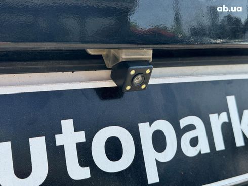 Volkswagen Touran 2003 черный - фото 14