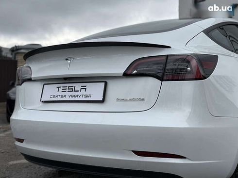 Tesla Model 3 2022 - фото 14