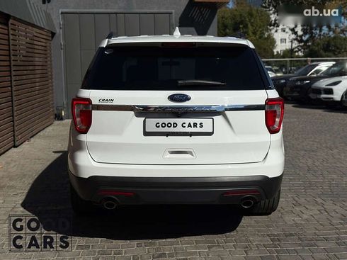 Ford Explorer 2017 - фото 6