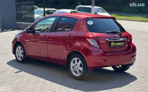 Toyota Yaris 2012 - фото 4