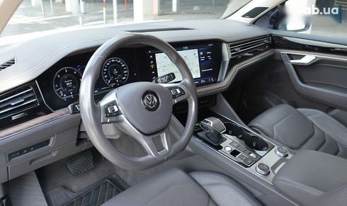 Volkswagen Touareg 2019 - фото 17