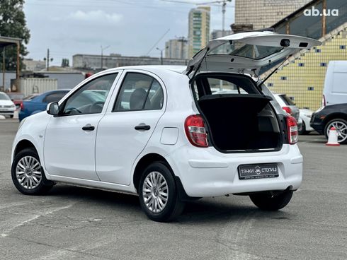 Nissan Micra 2013 белый - фото 16