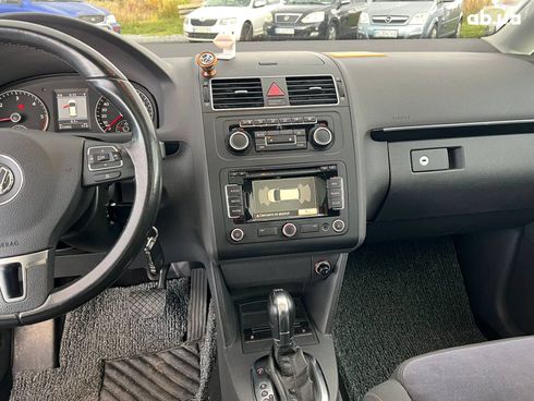 Volkswagen Touran 2012 серый - фото 26