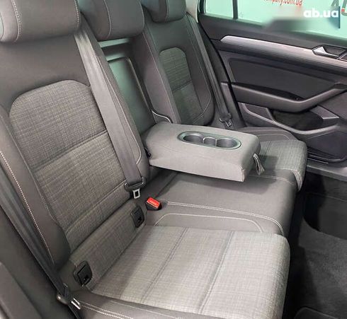 Volkswagen Passat 2020 - фото 25