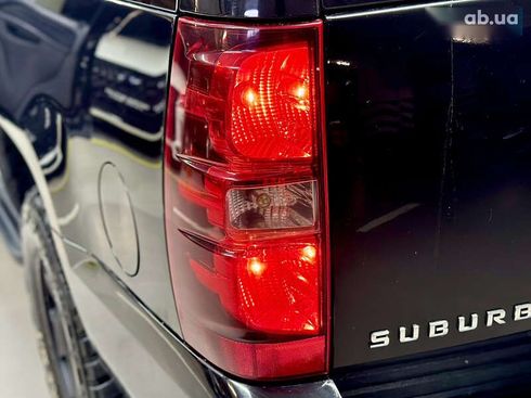 Chevrolet Suburban 2011 - фото 24