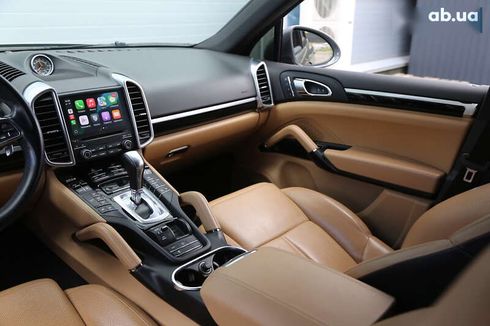 Porsche Cayenne 2017 - фото 16
