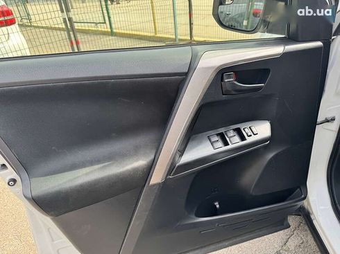 Toyota RAV4 2017 - фото 12