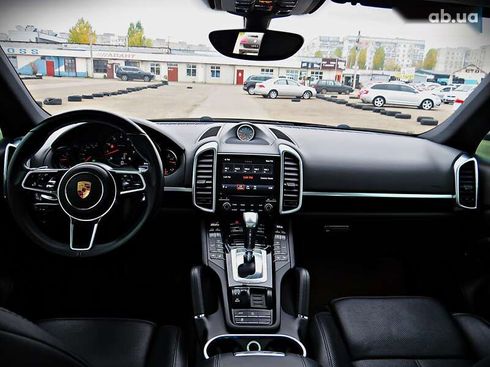 Porsche Cayenne 2017 - фото 19