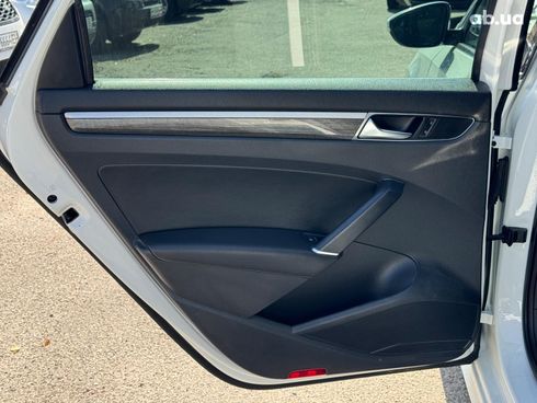 Volkswagen Passat 2016 белый - фото 50