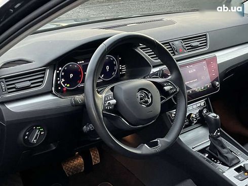 Skoda Superb 2022 - фото 19