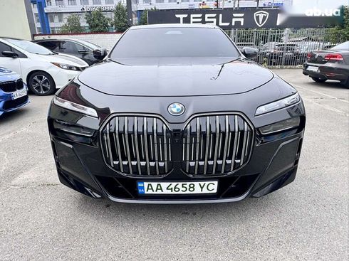 BMW i7 2023 - фото 13