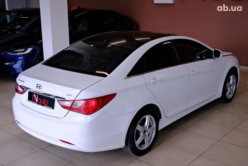 Hyundai Sonata 2015 белый - фото 5