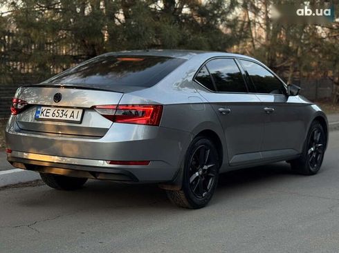 Skoda Superb 2018 - фото 19