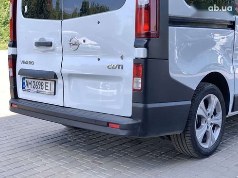 Opel Vivaro 2017 - фото 21