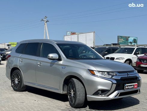 Mitsubishi Outlander 2021 серый - фото 4