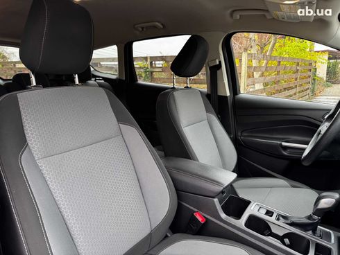 Ford Escape 2018 бежевый - фото 32