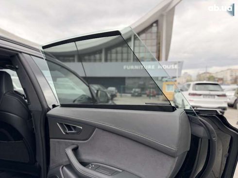 Audi RS Q8 2025 - фото 29