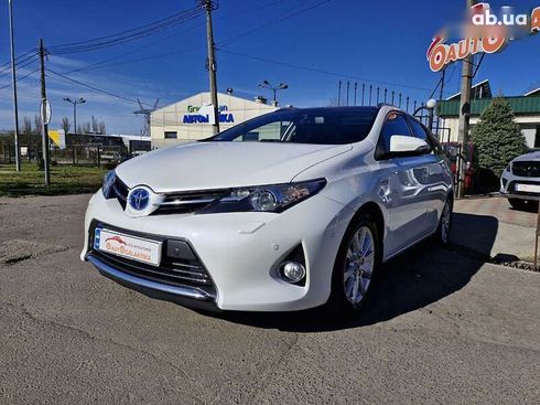 Toyota Auris 2014 - фото 3