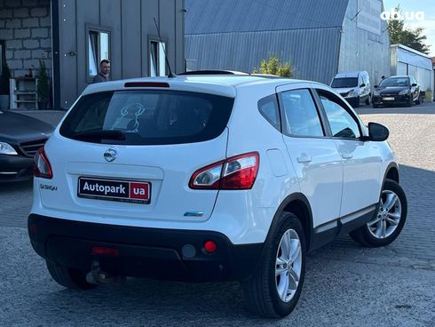 Nissan Qashqai 2010 белый - фото 26