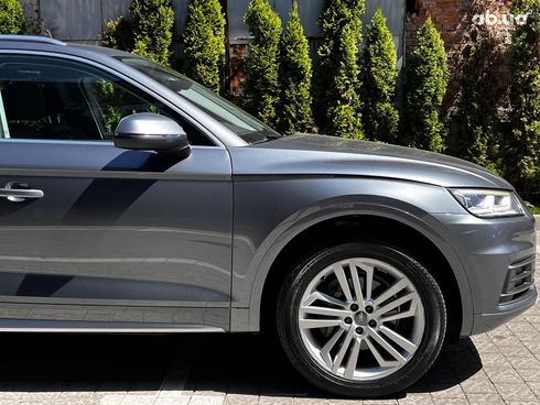 Audi Q5 2018 серый - фото 15