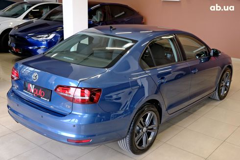 Volkswagen Jetta 2017 синий - фото 6