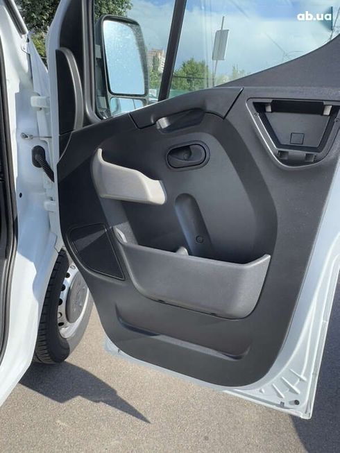 Renault Master 2017 - фото 22