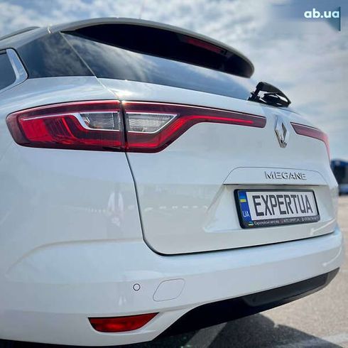 Renault Megane 2018 - фото 12
