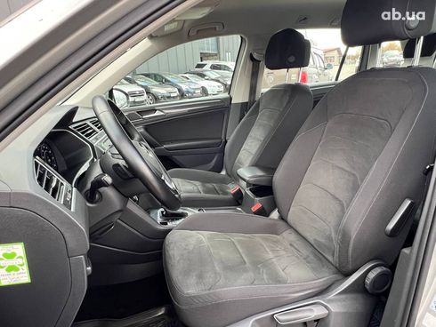 Volkswagen Tiguan 2017 серый - фото 19