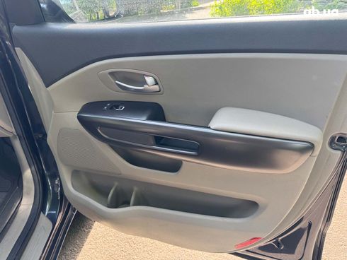 Kia Sedona 2014 синий - фото 11