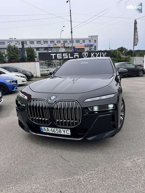 BMW i7 2023 - фото 15