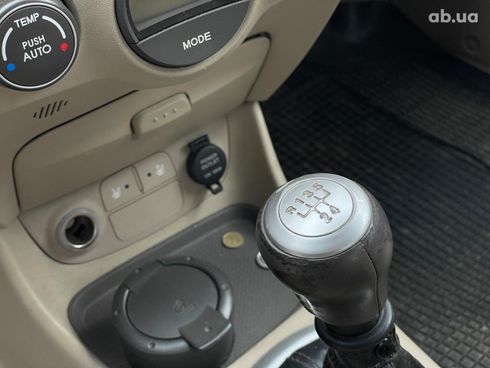 Hyundai Accent 2007 бежевый - фото 20