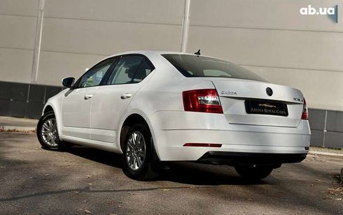 Skoda Octavia 2019 - фото 9