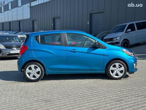 Chevrolet Spark 2019 синий - фото 10