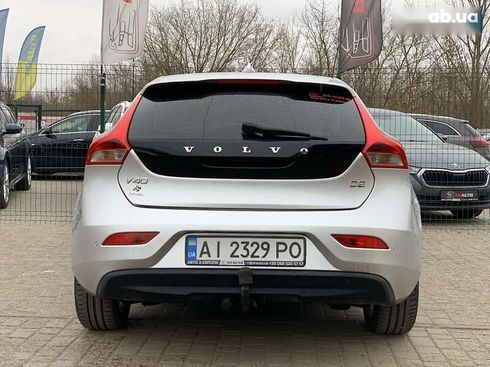 Volvo V40 2014 - фото 15