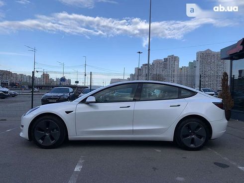 Tesla Model 3 2021 - фото 9