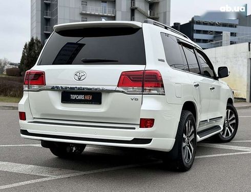 Toyota Land Cruiser 2019 - фото 14