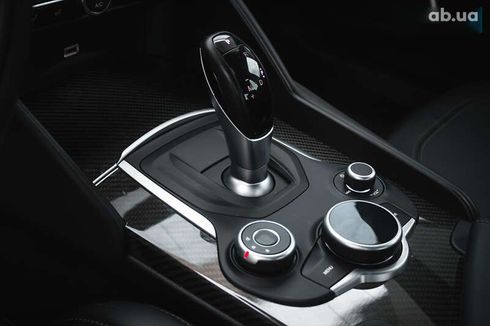 Alfa Romeo Giulia 2019 - фото 25