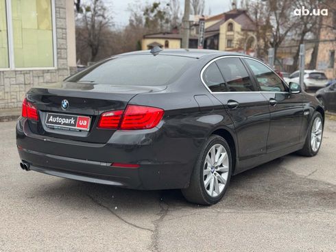 BMW 5 серия 2012 серый - фото 12