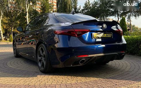 Alfa Romeo Giulia 2017 - фото 5
