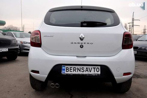 Renault Sandero 2016 - фото 9