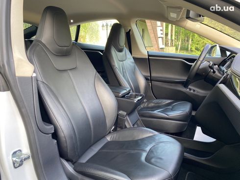 Tesla Model S 2013 белый - фото 17