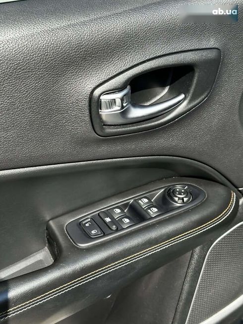 Jeep Compass 2018 - фото 7