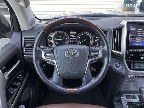 Toyota Land Cruiser 2019 - фото 15
