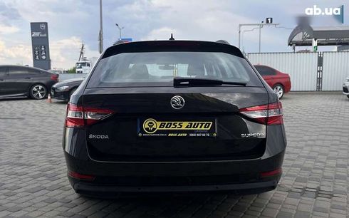 Skoda Superb 2019 - фото 6