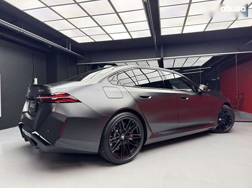 BMW M5 2025 - фото 17