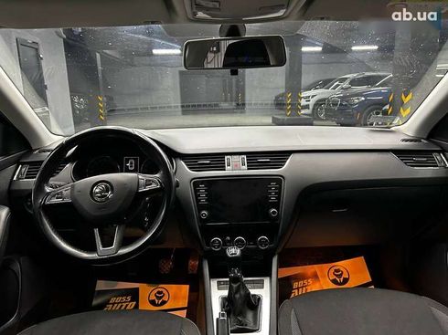 Skoda Octavia 2018 - фото 11